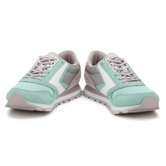 chariot heritage run shoe by brooks